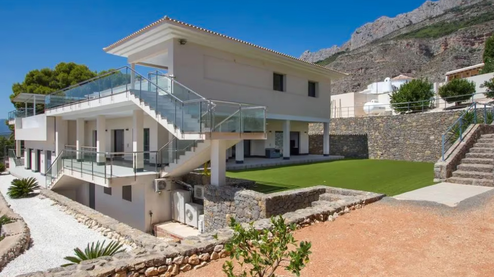 Moderne luxe villa te koop in de Sierra de Altea - Spanje