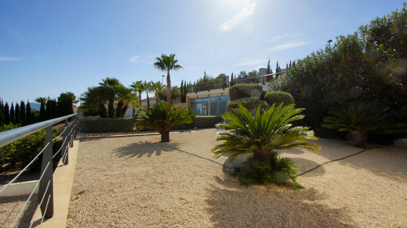 Villa moderna en Altea la Vella con vistas al mar en una parcela de 2.000m²