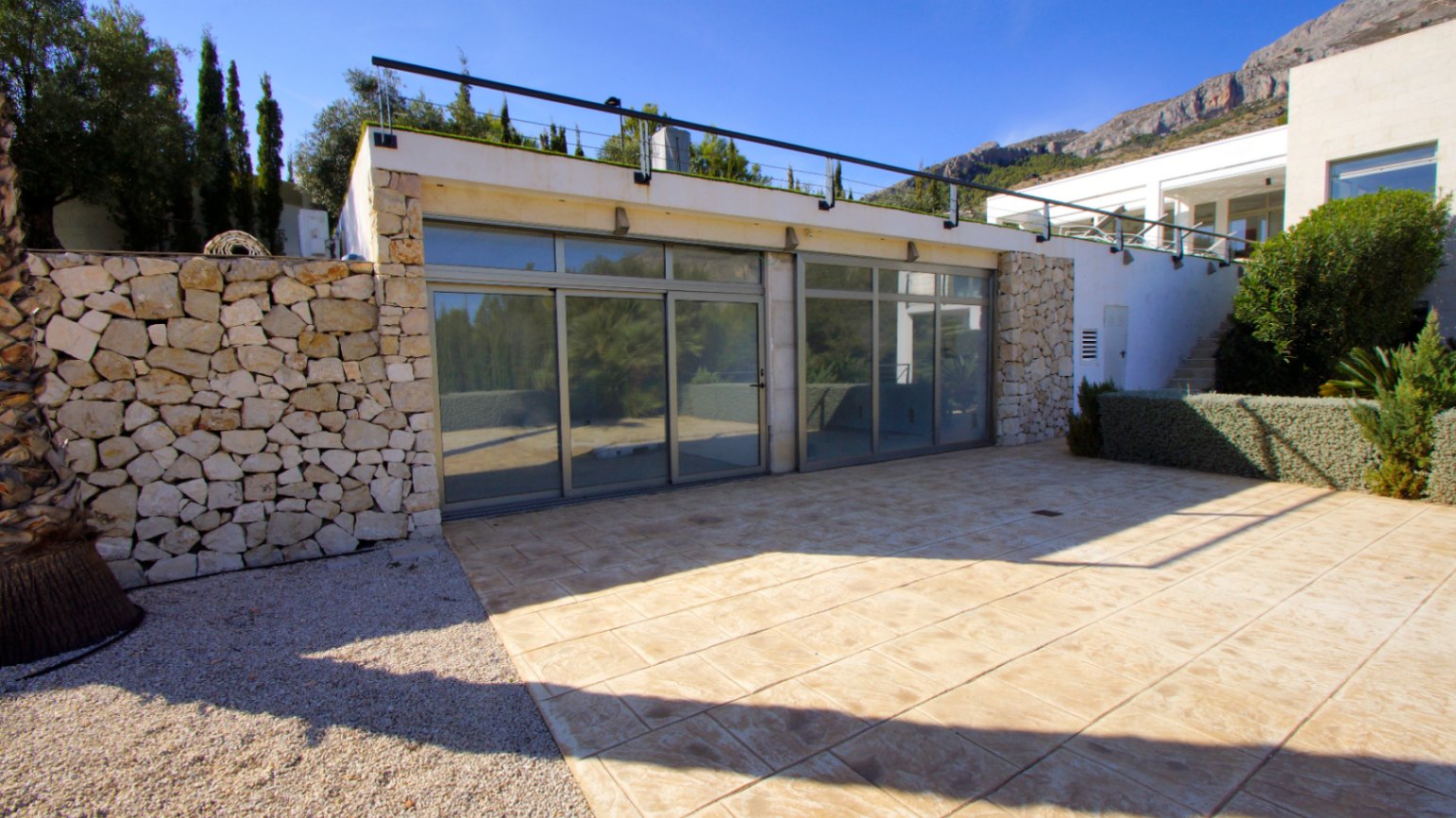 Moderne villa in Altea la Vella met uitzicht op zee op een perceel van 2.000m²